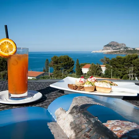 Baia Del Capitano Otel 4*