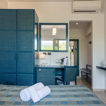 Baia Del Capitano Hotel 4*