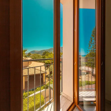 Baia Del Capitano Otel 4*