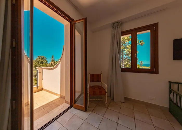 Hotel Baia Del Capitano