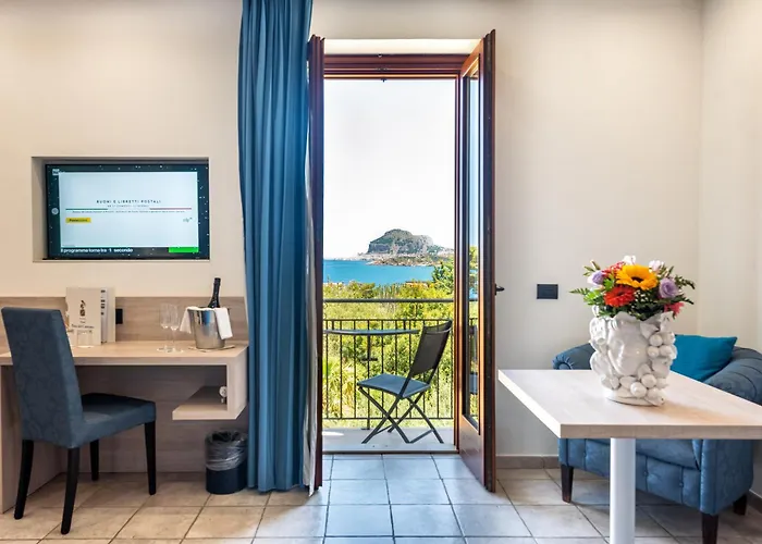 Baia Del Capitano Hotel 4*