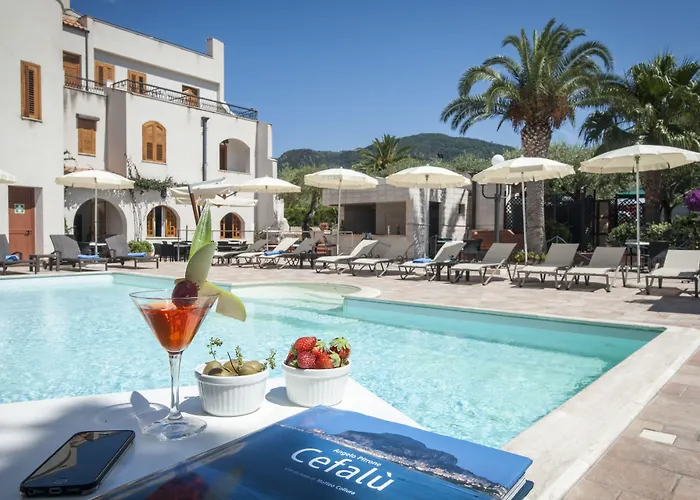 Hotel Baia Del Capitano 4*