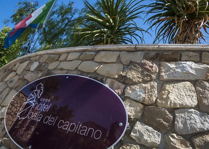 Hotel Baia Del Capitano 4*