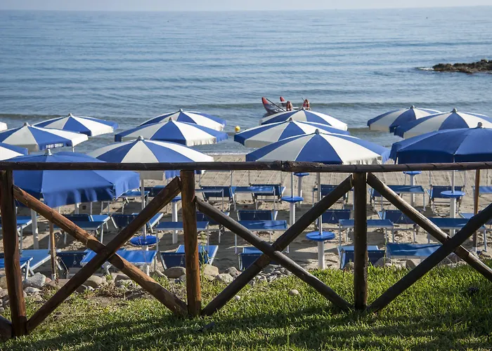 Baia Del Capitano Hotel 4*