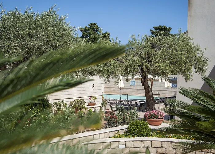 Baia Del Capitano 4*